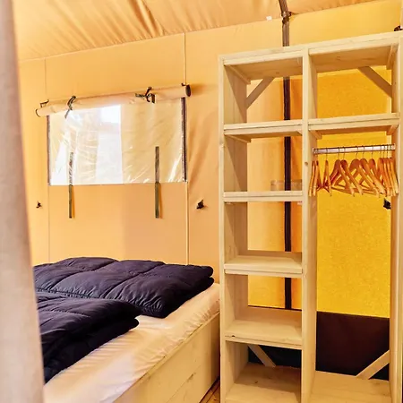 Glamping *